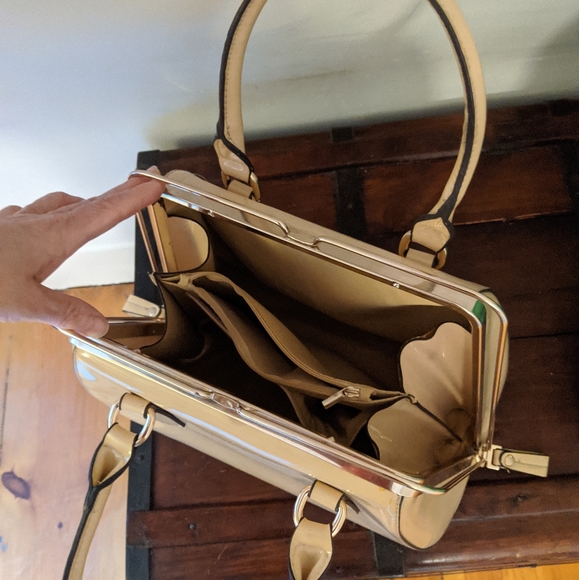 2 purses - Picture 2 of 10